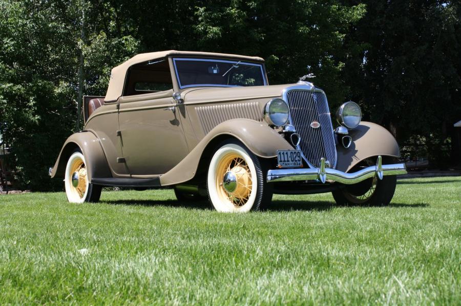  Ford Model 40 DeLuxe Cabriolet 1934 года  (фото 1 из 11)